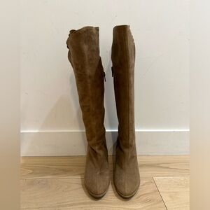 Suede boots